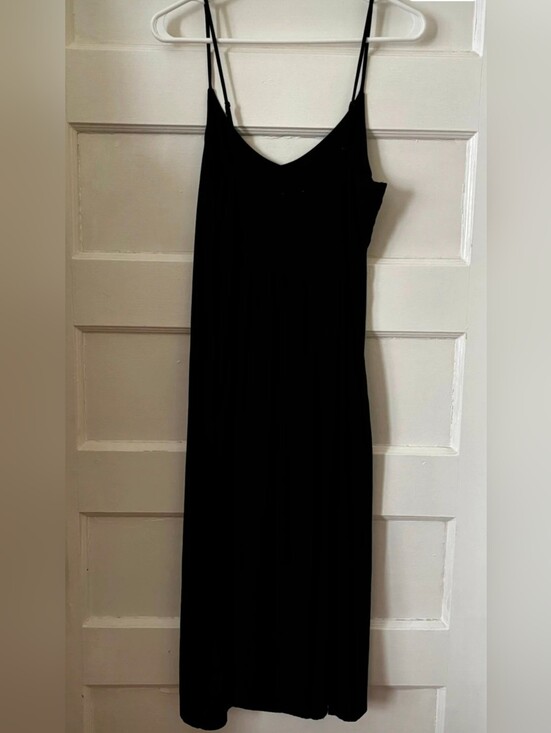 Old Navy Dresses & Skirts - Old Navy Black Spaghetti-Strap Dress